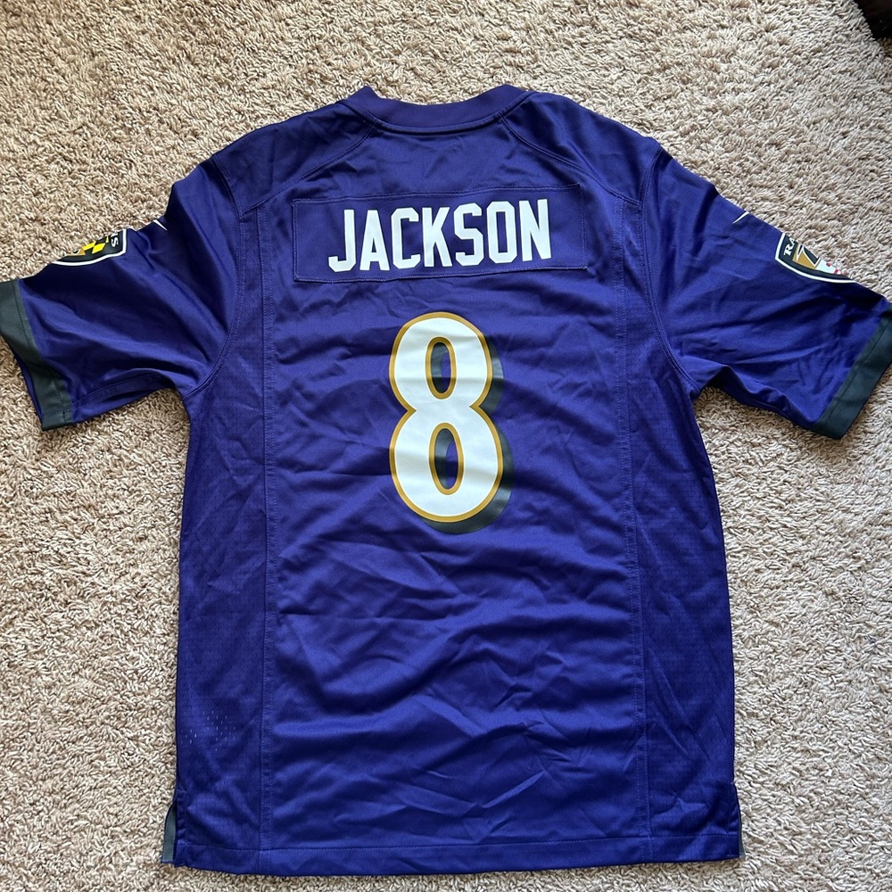 Lamar Jackson jersey - Picture 3 of 4